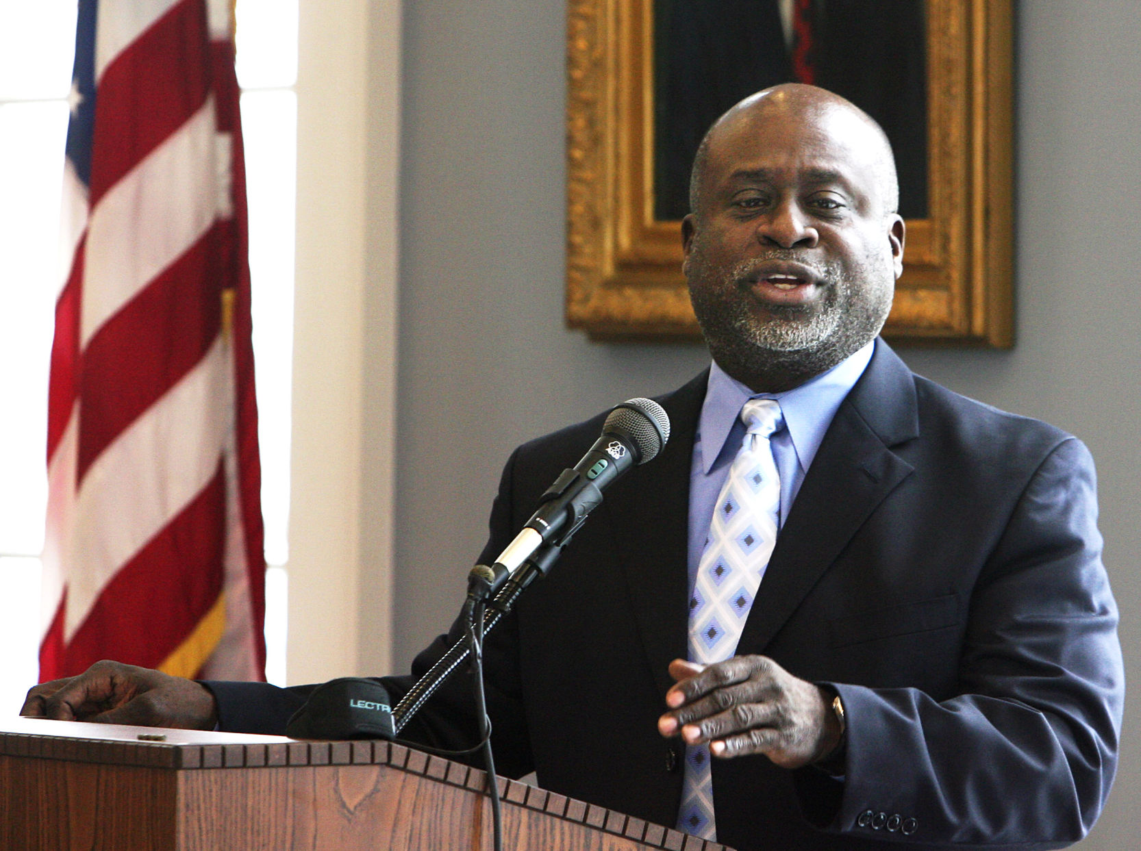Dock workers in Charleston, other port cities, ratify 6-year labor contract